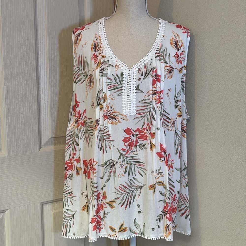 NWT Skies Are Blue Blouse
